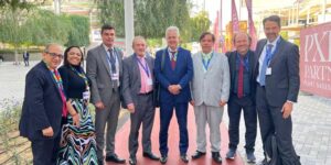 A Conferência das Nações Unidas sobre Mudanças do Clima, ocorreu entre os dias 30 de Novembro à 12 de Dezembro. E reúne todos os países-membros da ONU (Organização das Nações Unidas), para debater estratégias que possibilitam o combate ao aquecimento Global.